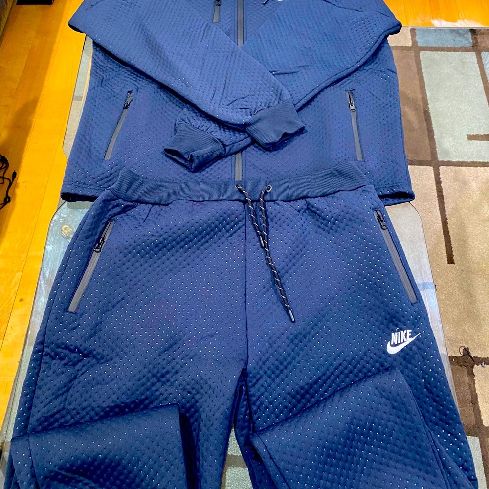 Men’s Nike sweats